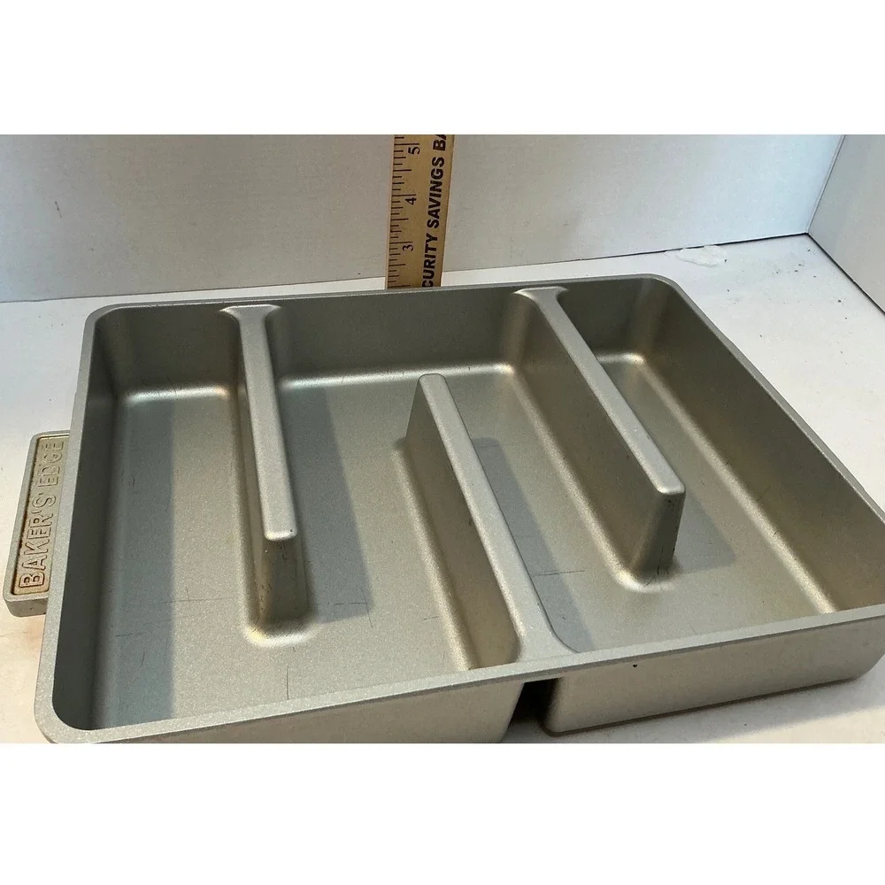 Baker's Edge Brownie Pan Cast Aluminum All Edges Baking Pan Silver Made in USA